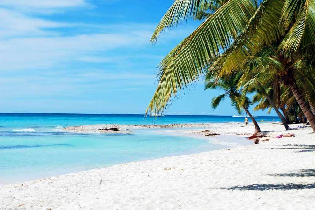 Нужен ли загранпаспорт для поездки в Доминикану?