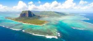 Вид на остров Маврикий с высоты птичьего полета