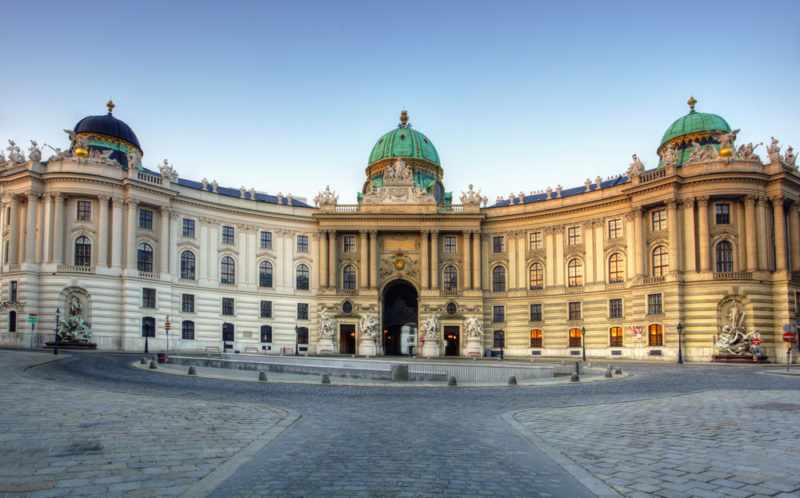 Императорский дворец Хофбург в Вене (Австрия)